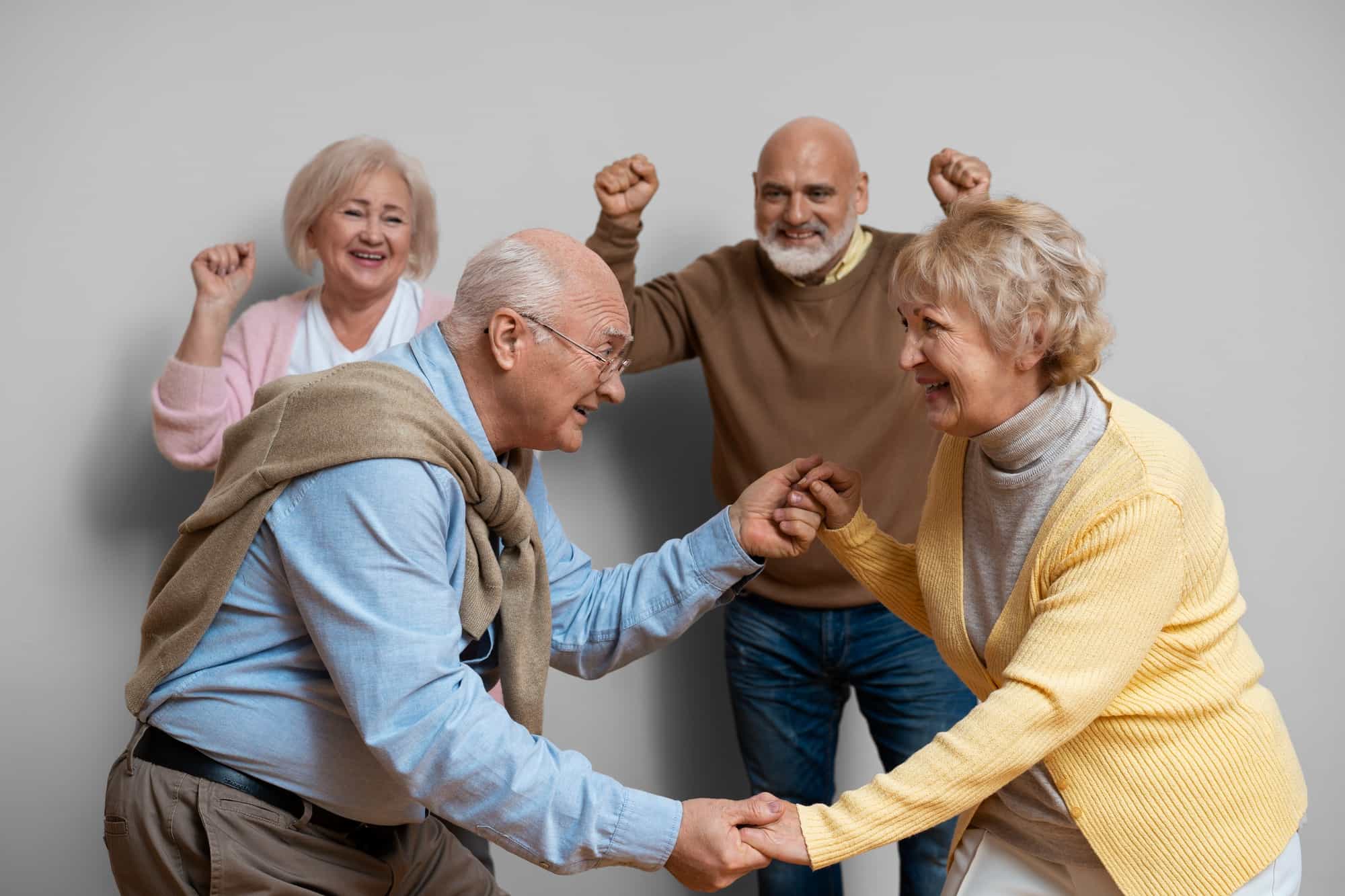 amigos-ancianos-bailando